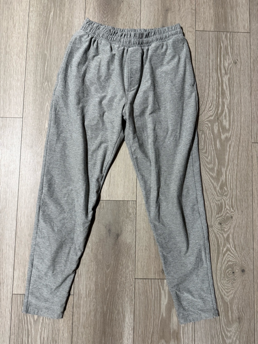 Beyond Yoga Men's Heather Grey Jogger Sweatpants
